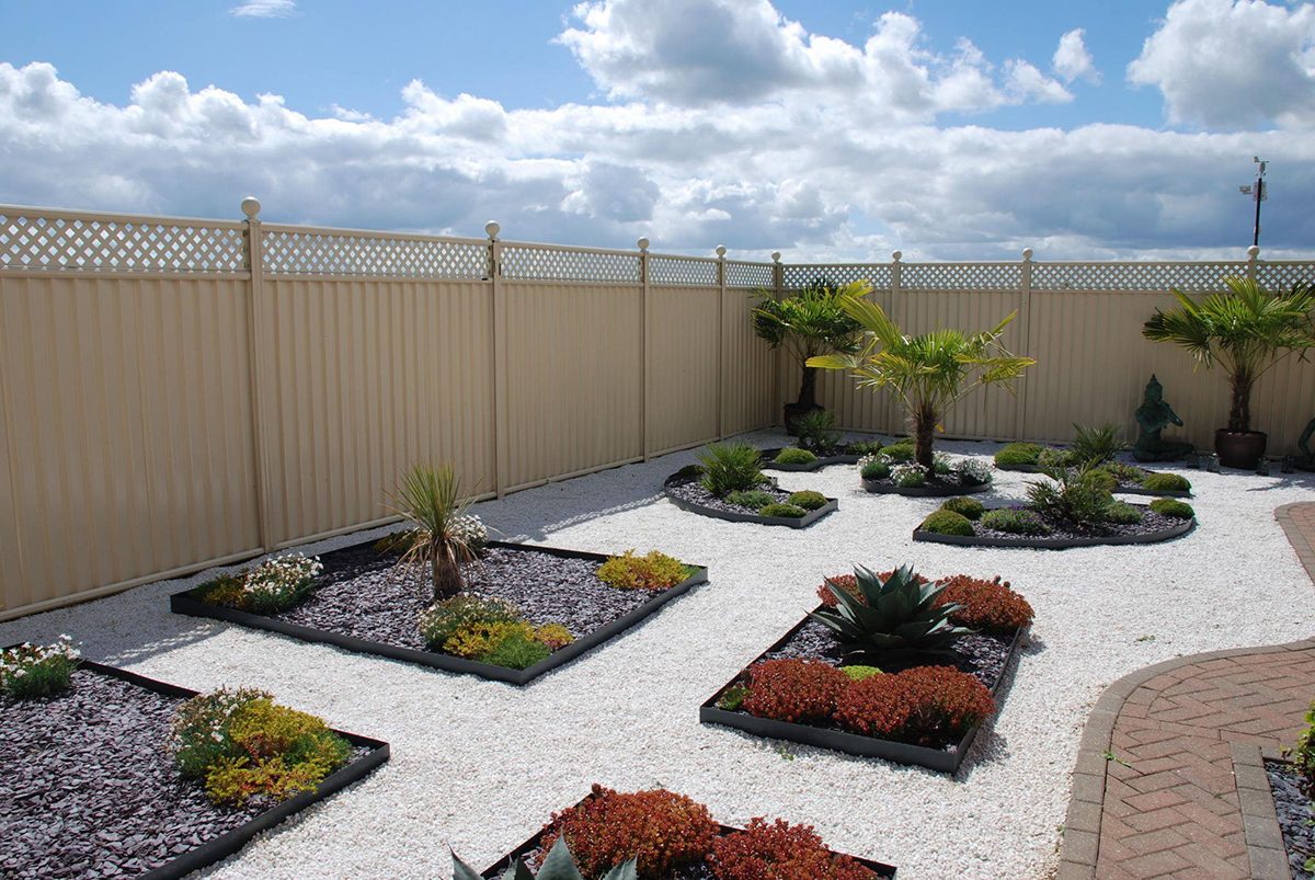 ColourFence Traditional Cream Trellis 1