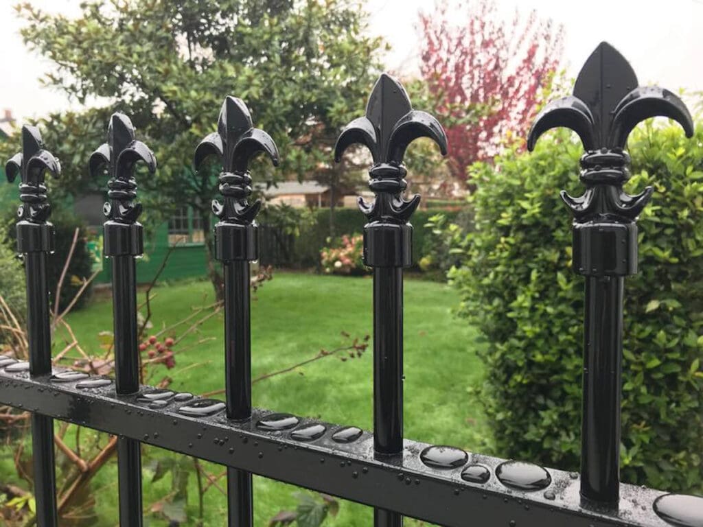 ColourRail Fleur de Lys Top Black 10