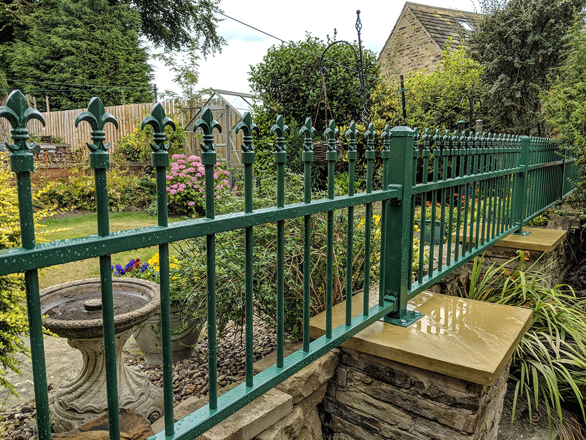 _ColourRail Fleur de Lys Top Green 1